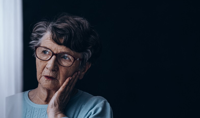 Conocer los factores relacionados con la soledad no deseada de las personas mayores. Podcast 13 sobre envejecimiento saludable