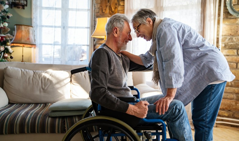 Favoreciendo la autonomía de las personas mayores y de las personas con discapacidad